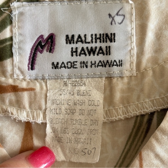 Malihini Hawaii Scrub Top XS bamboo print - Picture 3 of 4